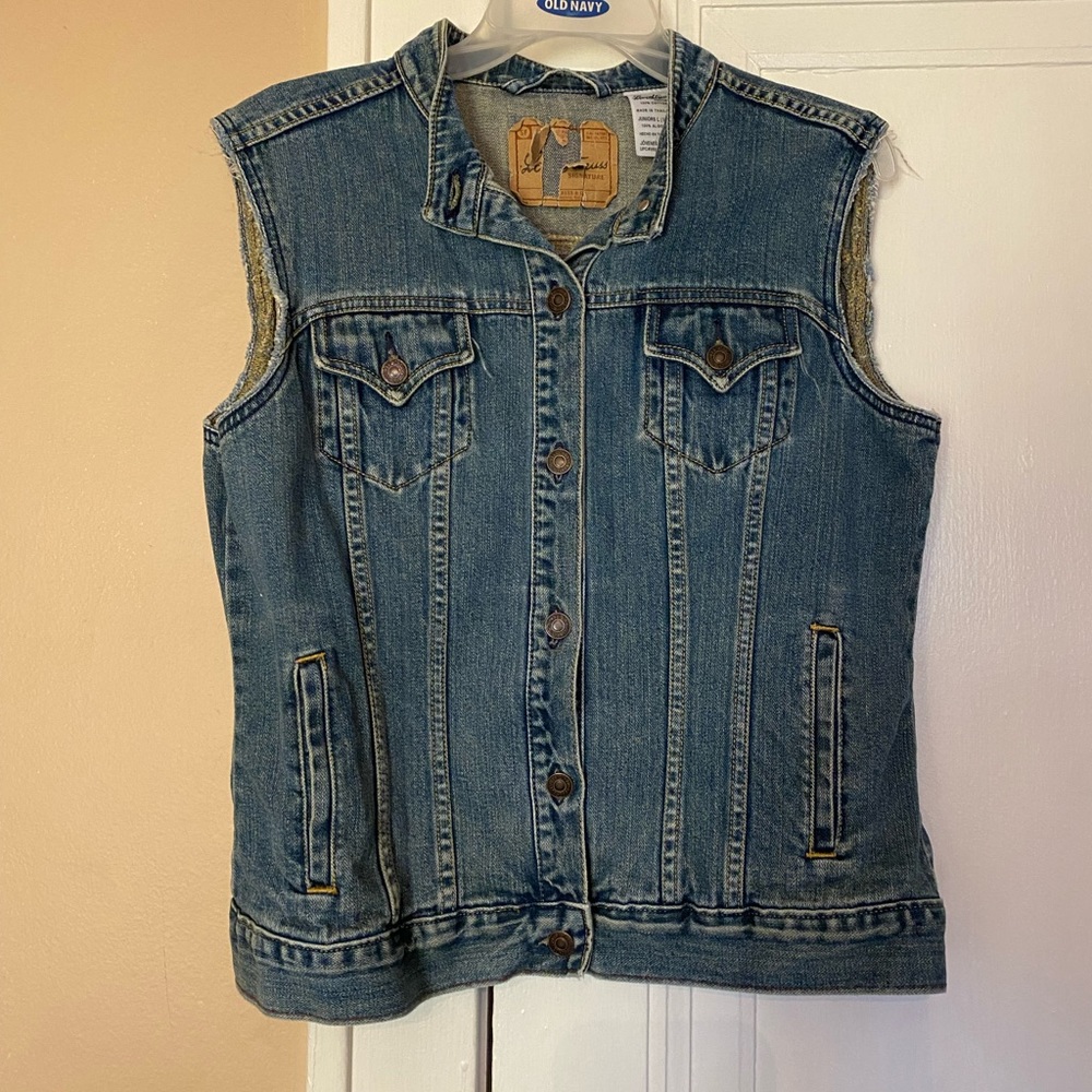 Levi’s denim vest. Juniors size 11.